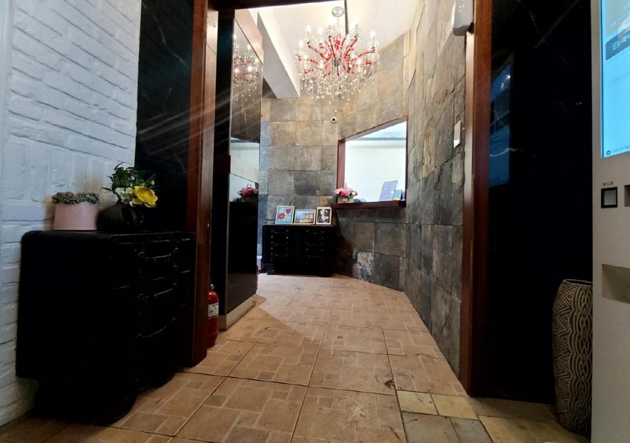 Woomigwan Hotel Seoul Bagian luar foto