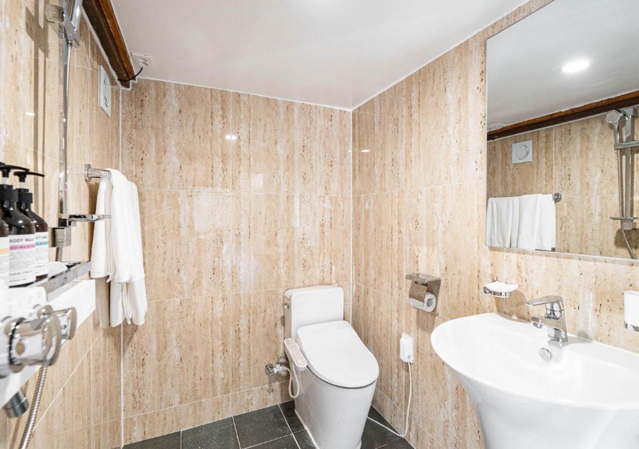 Woomigwan Hotel Seoul Bagian luar foto